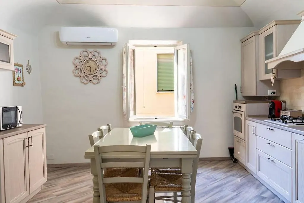 Casa Vacanze L'Angolo Fiorito Bettolle 0*,