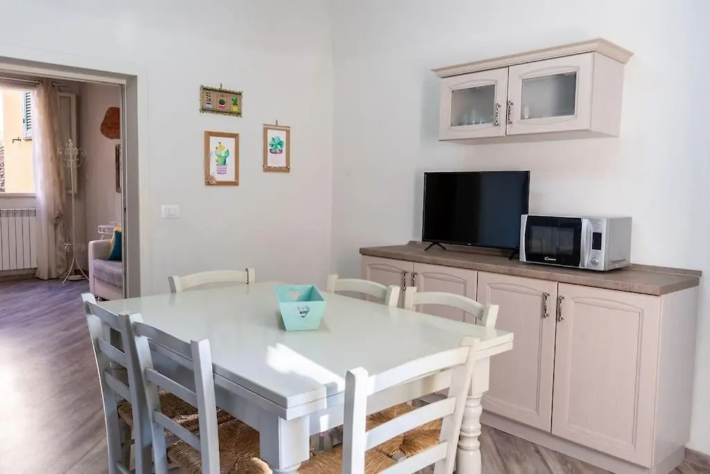 Holiday home Casa Vacanze L'Angolo Fiorito Bettolle Italy