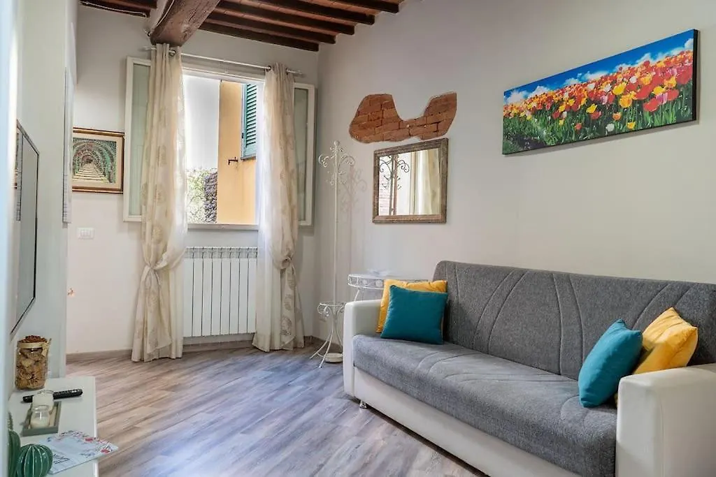 Casa Vacanze L'Angolo Fiorito Bettolle 0*,  Italy