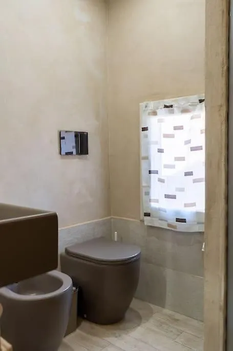 Casa Vacanze L'Angolo Fiorito Bettolle 0*,  Italy